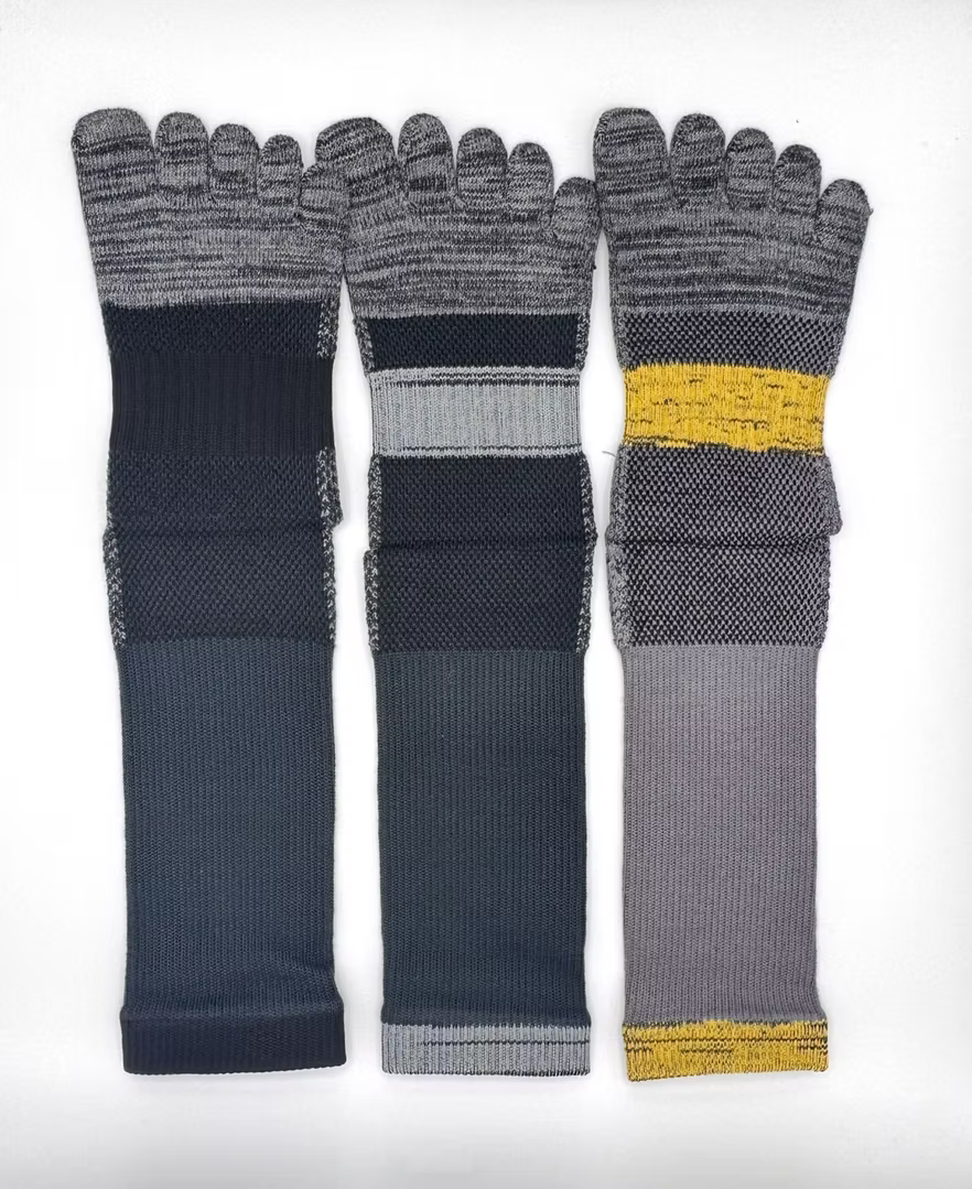 Mountain Tabi Five-Finger Crew Socks — Japanese Grip Socks for Hiking & Daily Wear