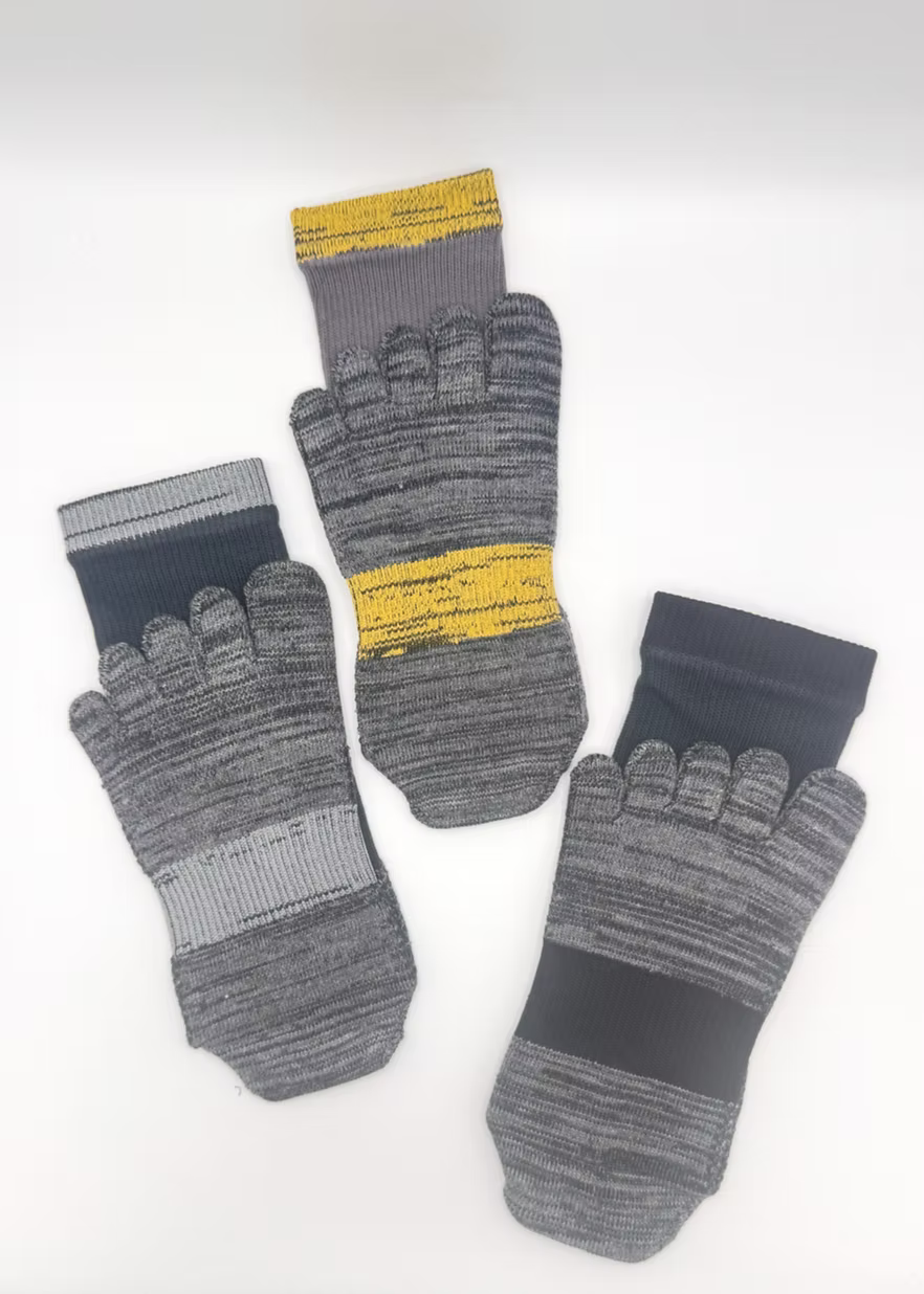 Mountain Tabi Five-Finger Crew Socks — Japanese Grip Socks for Hiking & Daily Wear