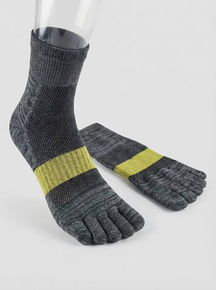 Mountain Tabi Five-Finger Crew Socks — Japanese Grip Socks for Hiking & Daily Wear